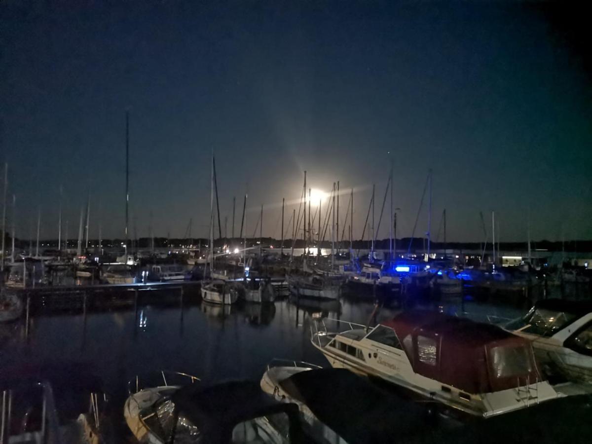 Ostsee Hausboot Schleswig Ostseeblick 1 المظهر الخارجي الصورة